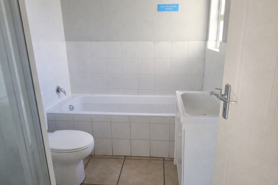 3 Bedroom Property for Sale in Stellendale Western Cape